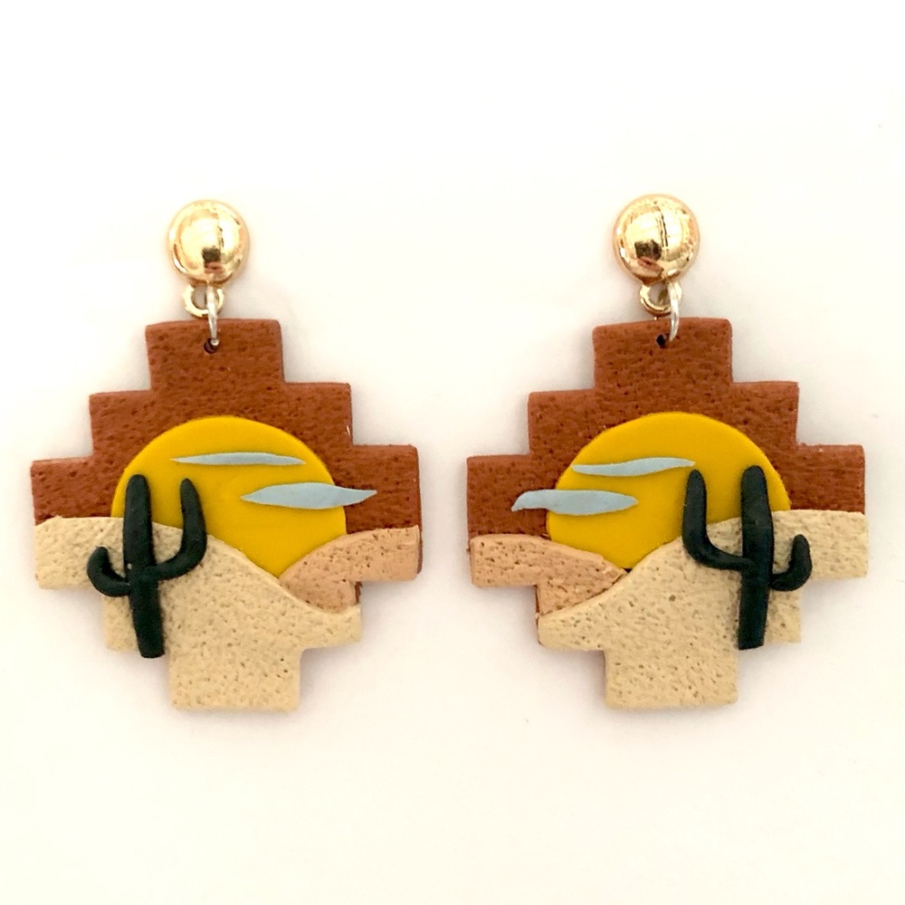 Handmade southwestern scenic desert earrings - Picture 1 of 5